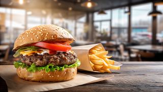 VIDEO Fast-food-ul, &bdquo;tradiția&rdquo; primelor zile din an