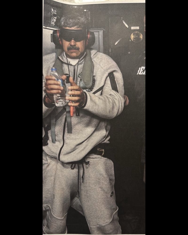 Prima imagine cu Maduro în custodia SUA, publicată de Donald Trump