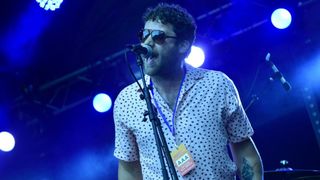 Un c&acirc;ntăreț de 41 de ani a ieșit la o plimbare pe munte ca să testeze cadoul primit de ziua sa și nu s-a mai &icirc;ntors. Tragedie de Anul Nou