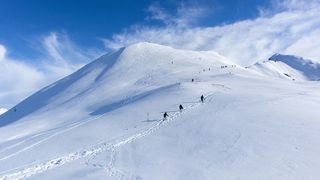 Doi rom&acirc;ni au fugit cu seiful furat pe p&acirc;rtie, dar au fost văzuți &icirc;n timp ce &icirc;ncercau să ajungă cu el la mașină