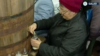 VIDEO Tradiții de Bobotează: crucile de gheață și sfințirea apei &icirc;n județele Suceava, Constanța și Galați