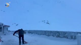 VIDEO &bdquo;Este foarte frig&rdquo;. Gerul a pus stăp&acirc;nire pe multe zone din Rom&acirc;nia