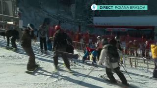VIDEO Turiștii se bucură de zăpadă &icirc;n Poiana Brașov