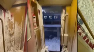 VIDEO Controverse și probleme majore pe căile ferate rom&acirc;nești: vagon &icirc;nzăpezit, &icirc;nt&acirc;rzieri masive și călători nemulțumiți