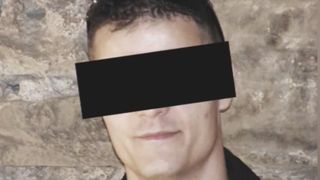 VIDEO Tragedie &icirc;ntr-un autobuz aglomerat. Lucian s-a stins sub ochii pasagerilor, dar oamenii nu au intervenit de teamă să nu &icirc;nt&acirc;rzie