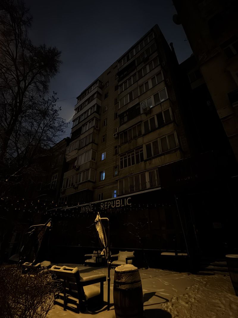  Valuri de rachete balistice și drone au lăsat capitala Ucrainei în black-out