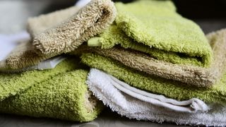 Temperatura la care este bine să speli prosoapele