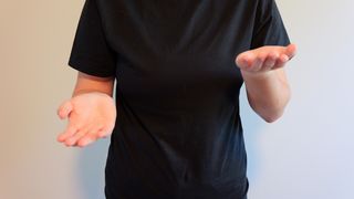 Ce &icirc;nseamnă six seven (6-7), trendul care a cucerit Generația Alpha?