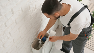 (P) Cele mai frecvente greșeli c&acirc;nd montezi un vas WC