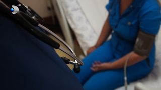 VIDEO Tot mai multe cazuri de gripă &icirc;n Rom&acirc;nia. Ce recomandă medicii