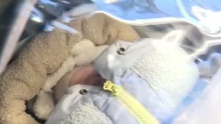 VIDEO Somnul &icirc;n frig pentru bebeluși, o practică nordică adoptată și &icirc;n Rom&acirc;nia. &Icirc;ntre beneficii și precauții