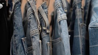 VIDEO Alegerea blugilor &icirc;n funcție de siluetă. Ce sfaturi are un stilist vestimentar