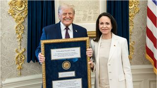 Trump a acceptat medalia primită de Maria Machado