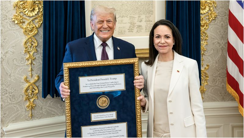 Trump a acceptat medalia primită de Maria Machado