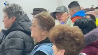 VIDEO Cozi uriașe la taxe și impozite &icirc;n T&acirc;rgu Jiu: Majorări de p&acirc;nă la 200% și &icirc;nt&acirc;rzieri la deschidere