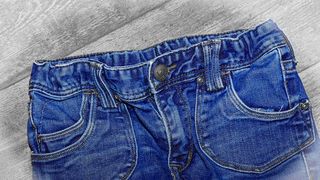 La ce temperatură este bine să spălăm blugii