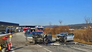 Au murit pe loc după ce mașinile &icirc;n care se aflau s-au ciocnit violent: &rdquo;E greu să găsești cuvinte&rdquo;. Accident teribil &icirc;n Austria