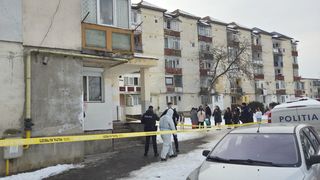 Un bărbat din Satu Mare i-a tăiat g&acirc;tul concubinei, apoi a fugit