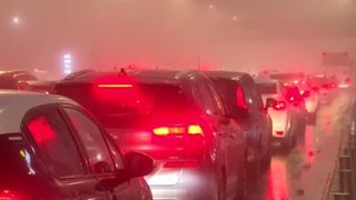 VIDEO Coșmarul zilnic al navetiștilor! Trafic infernal și pericole pe DN1 spre București