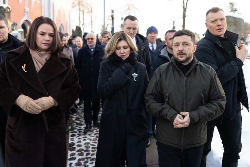 Soții Zelenski, alături de lidera opoziției din Belarus, în cimitirul Rasos din Vilnius