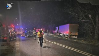 VIDEO Tragedie pe DN7, &icirc;n județul V&acirc;lcea. T&acirc;năr mort după o depășire interzisă