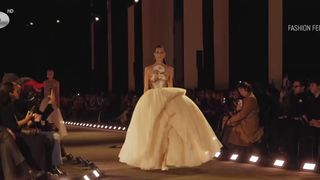 VIDEO Săptăm&acirc;na Modei Haute Couture, show extravagant la Paris