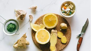 (P) 7 remedii naturale pentru &icirc;ntărirea sistemului imunitar &icirc;n fața infecțiilor