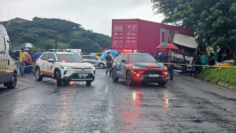 Imagini de la locul accidentului de microbuz