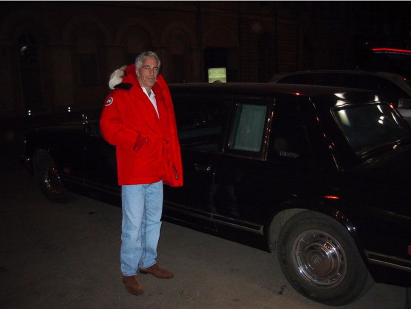 Jeffrey Epstein a fost în România?