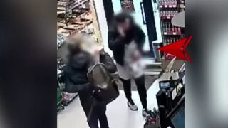 VIDEO Irlandez &icirc;njunghiat de prietenul său. Turiștii au ajuns la cuțite &icirc;n București