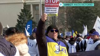 VIDEO &bdquo;Ne dorim să fim la catedră, alături de elevii noștri&rdquo;. Profesorii amenință cu greva generală