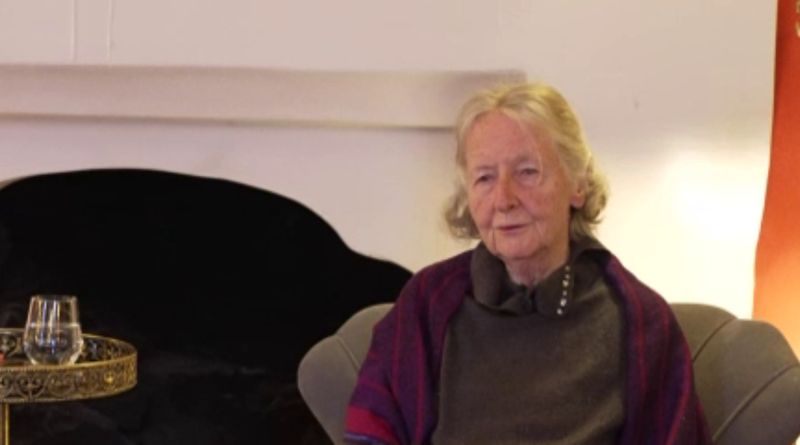 Contesa Roy Chowdhury – Mikes Katalin