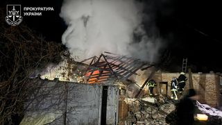 VIDEO Trei copii mici și tatăl lor, uciși de ruși &icirc;ntr-un bombardament &icirc;ngrozitor. Mama &icirc;nsărcinată se zbate &icirc;ntre viață și moarte