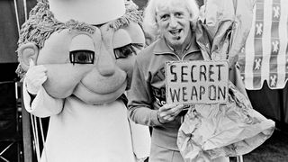 Jimmy Savile, prădătorul uitat care reapare &icirc;n dosarul Epstein