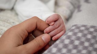 Cum se calculează &icirc;n 2026 indemnizația de creștere a copilului