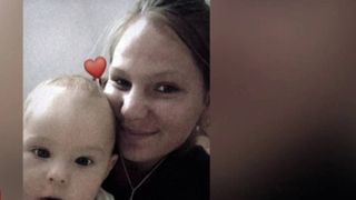 Copil de 3 ani ucis &icirc;n bătaie de mama lui și concubinul ei