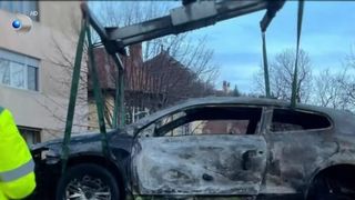 VIDEO &bdquo;Copilul a fost lăsat prea liber&rdquo;. Provocare online- mașină incendiată de un minor