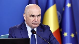 VIDEO Ilie Bolojan, tranșant &icirc;n declarații și măsuri: &rdquo;Nu voi permite c&acirc;t sunt eu premier&rdquo;. Se crește v&acirc;rsta de pensionare și se taie din personal. Care sunt excepțiile 