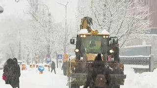 VIDEO Bucureștiul sub ape și nămeți. Capitala se confruntă cu o iarnă de coșmar și lipsa intervenției eficiente