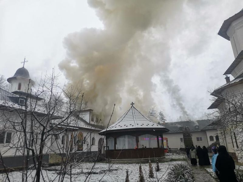incendiu manastire, gorj