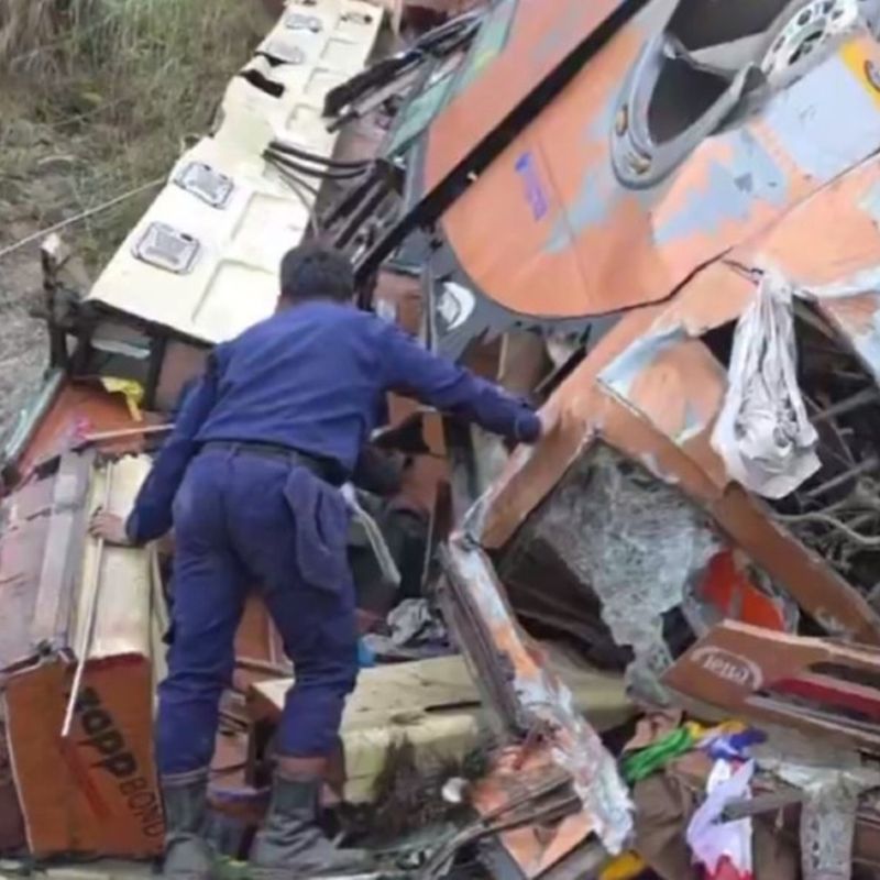 Autobuzul s-a prăbușit într-o zonă muntoasă din Nepal