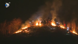 VIDEO Tradiții de Lăsata Secului! Ce &icirc;nseamnă, de fapt, focurile mătăuzelor și strigăturile 