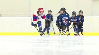 VIDEO Hocheiul, sportul de iarnă preferat al copiilor