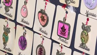 VIDEO &bdquo;Mi s-a părut o tehnică deosebită&rdquo;. O poveste &bdquo;pictată&rdquo; cu sufletul și cu acul