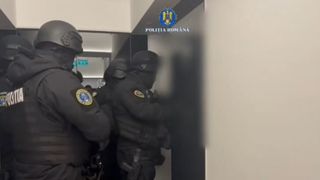 VIDEO Mafia pariurilor, destructurată &icirc;n Prahova. Zeci de percheziții și audieri, inclusiv la ruda lui Florin Salam