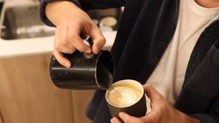 VIDEO Cumpărăturile impulsive, metoda prin care din ce &icirc;n ce mai mulți oameni &icirc;ncearcă să scape de stres 