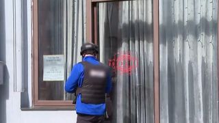 VIDEO Scandal uriaș &icirc;n lumea mondenă. Actorul Vlad Marinescu, reținut &icirc;ntr-un dosar de trafic de persoane și proxenetism