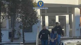 Un bărbat din Sibiu s-a &icirc;mbătat și a distrus sediul PNL din Deva. A fost reținut &icirc;n urma incidentului