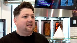 VIDEO Succes online, faliment offline. Cum salvează rețelele sociale afacerile &icirc;n București