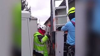 VIDEO O antenă de telefonie st&acirc;rnește controverse &icirc;n Sibiu